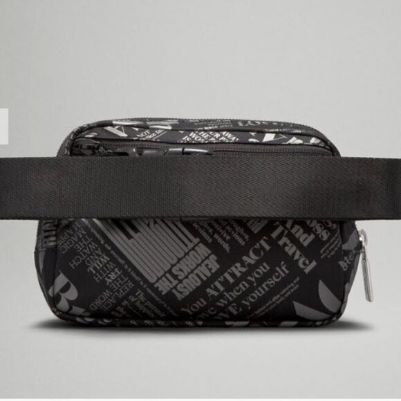* NWT Lululemon Everywhere Belt Bag 1L *Manifesto Print - Black/Silver - Picture 5 of 10
